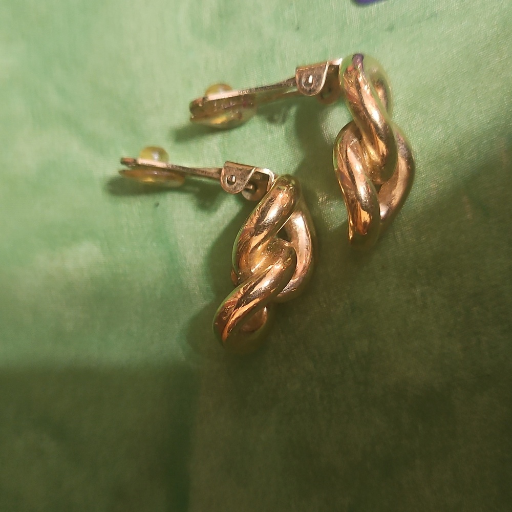 Vintage Christian Dior Chain Clip Earrings - Picture 4 of 6